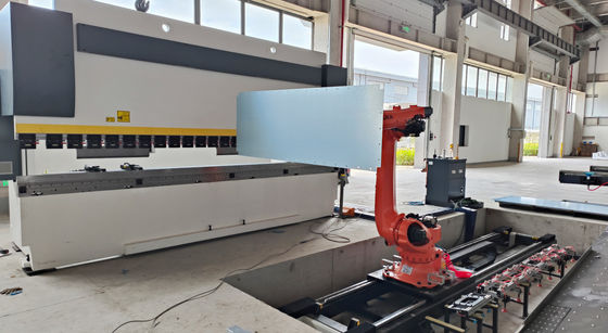 KR 210 R2700 Verimliliği Artıran Otomatik Robot Çalışma İstasyonu