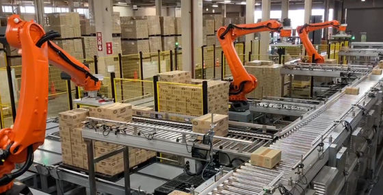 KRC4 denetleyici ile 60 kg yararlı yüklü endüstriyel robot hücresi